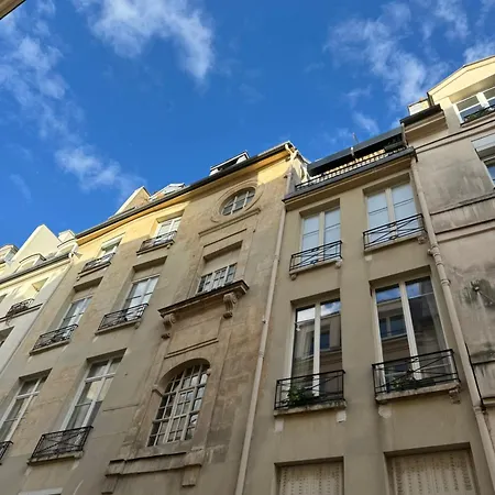 Les Savournins - St-honore - Prive Bed & Breakfast Paris